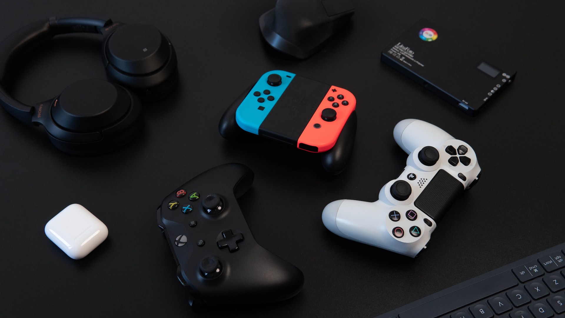 Beyond the Gamepad: Alternative Controllers for Your Nintendo Switch, PS4,  and Xbox One